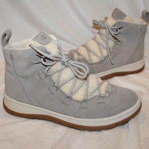 NIB UGG WOMEN'S LAKESIDER SUEDE SHEARLING LINED ANKLE WINTER BOOTS GRAY‎